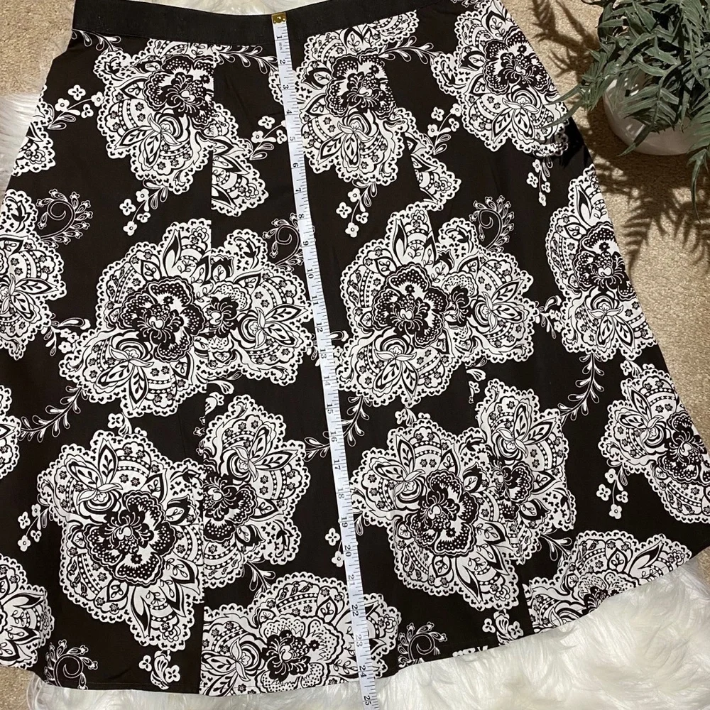 Talbots: 100% Cotton A-Line Pleated Floral Print Business Casual Skirt 10 (NWOT)